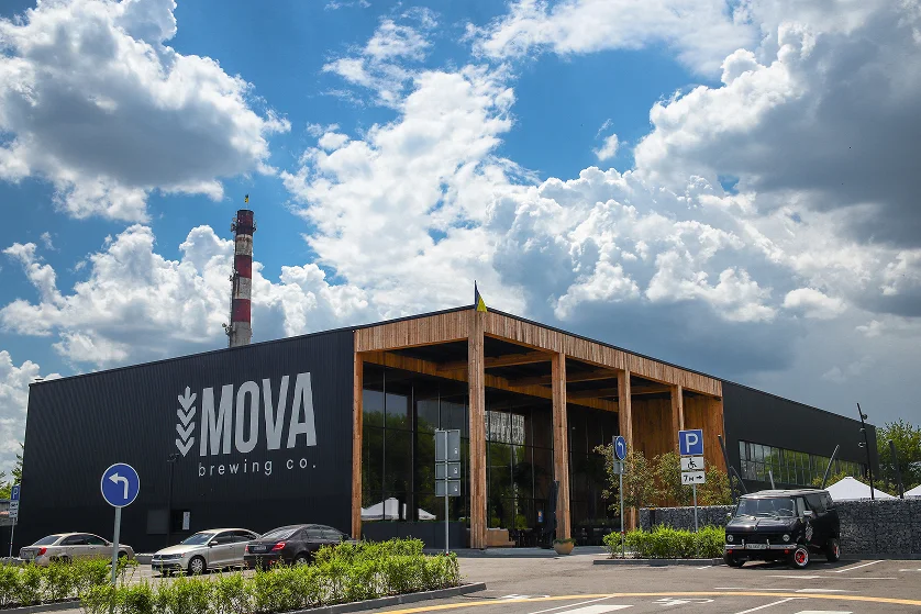MOVA простір